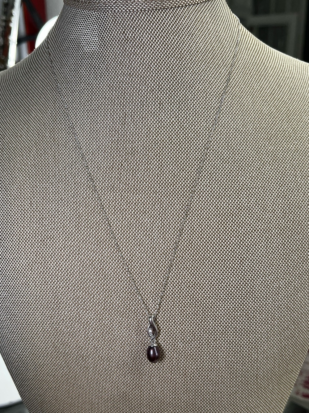 14K White Gold Diamond Teardrop Plumb Colored Pearl Pendant 18 Inch Necklace
